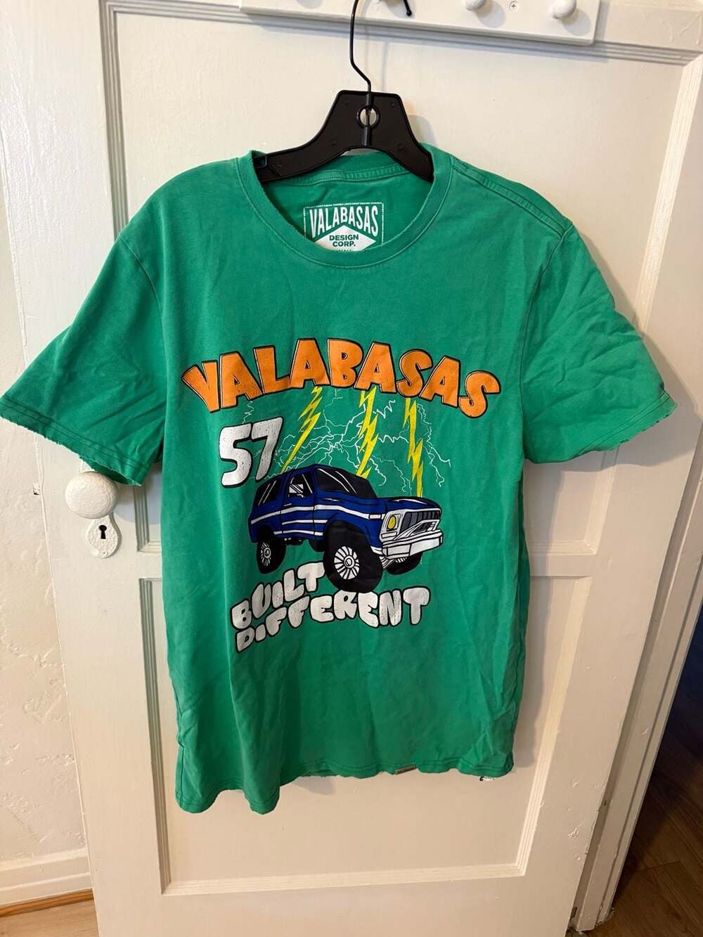 Valabasas Built Different Auto Body Collectors Graphic T-Shirt Green Size Small
